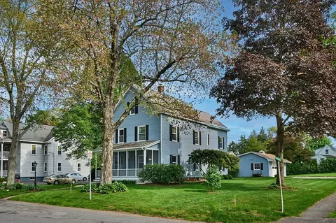 46 Garfield Ave, Easthampton, MA 01027 photo 3