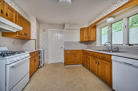 46 Garfield Ave, Easthampton, MA 01027 photo 6