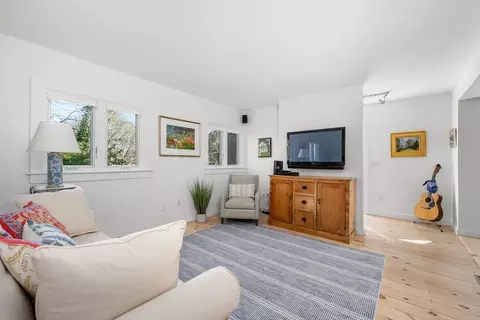 374 Putnam, Cotuit, MA 02635 photo 9