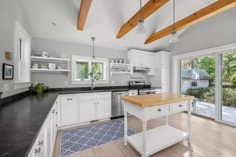 374 Putnam, Cotuit, MA 02635 photo 12