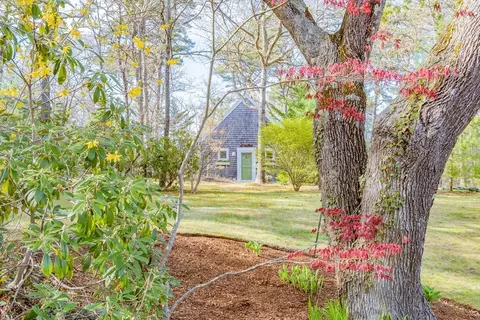 374 Putnam, Cotuit, MA 02635 photo 3