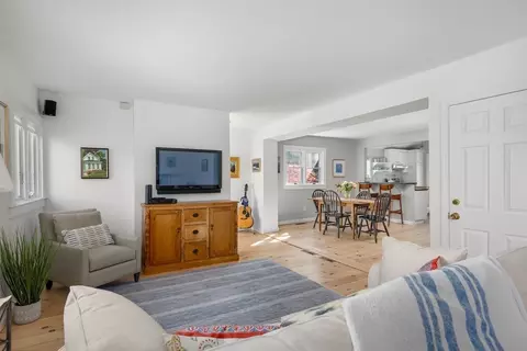 374 Putnam, Cotuit, MA 02635 photo 6