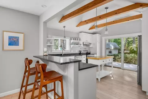 374 Putnam, Cotuit, MA 02635 photo 11