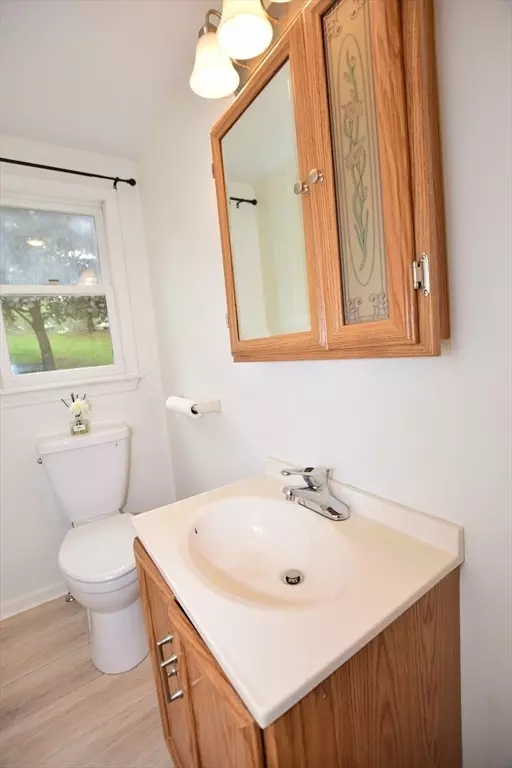 Bath - 118 Ridge Rd #118, Northborough, MA 01532 photo 1 of 4