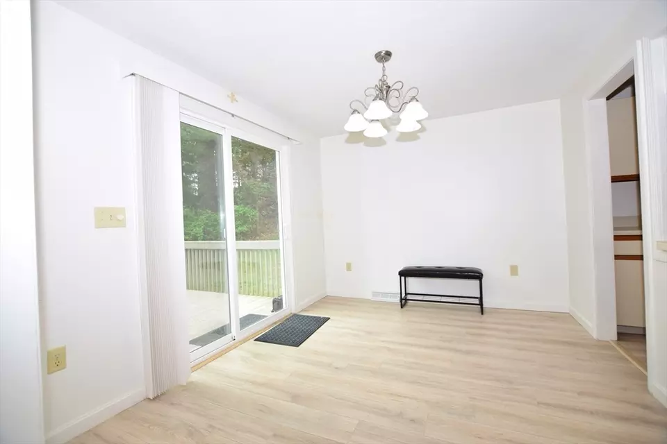 Dining - 118 Ridge Rd #118, Northborough, MA 01532 photo 3 of 3