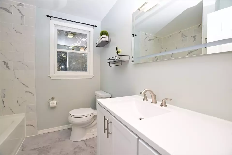 Bath - 118 Ridge Rd #118, Northborough, MA 01532 photo 4 of 4