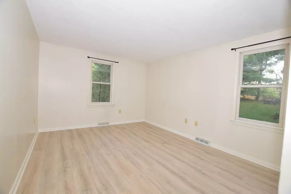 Bedroom - 118 Ridge Rd #118, Northborough, MA 01532 photo 4 of 7