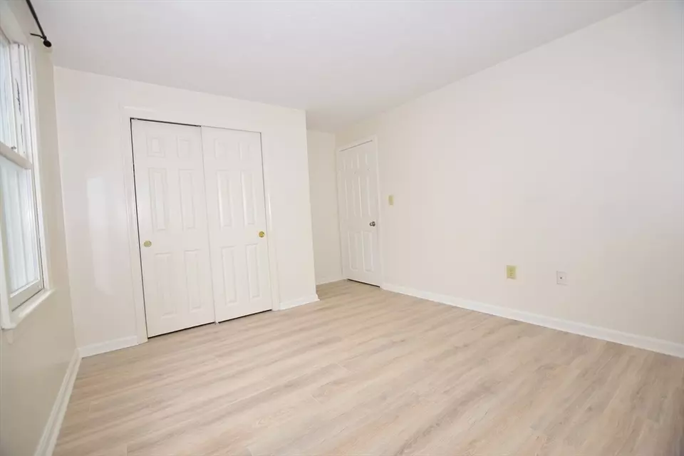 Bedroom - 118 Ridge Rd #118, Northborough, MA 01532 photo 5 of 7