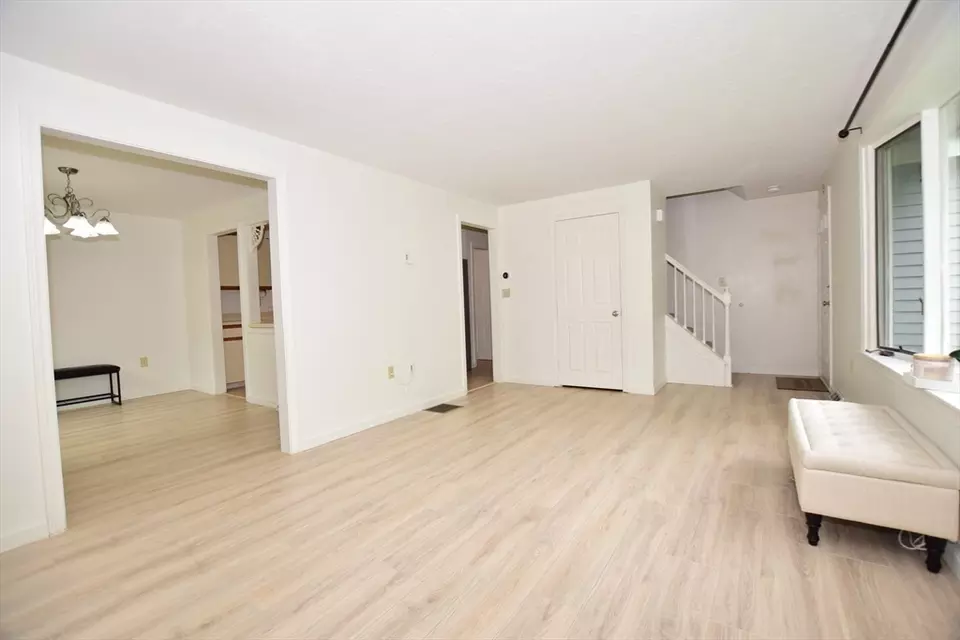 Living - 118 Ridge Rd #118, Northborough, MA 01532 photo 1 of 3