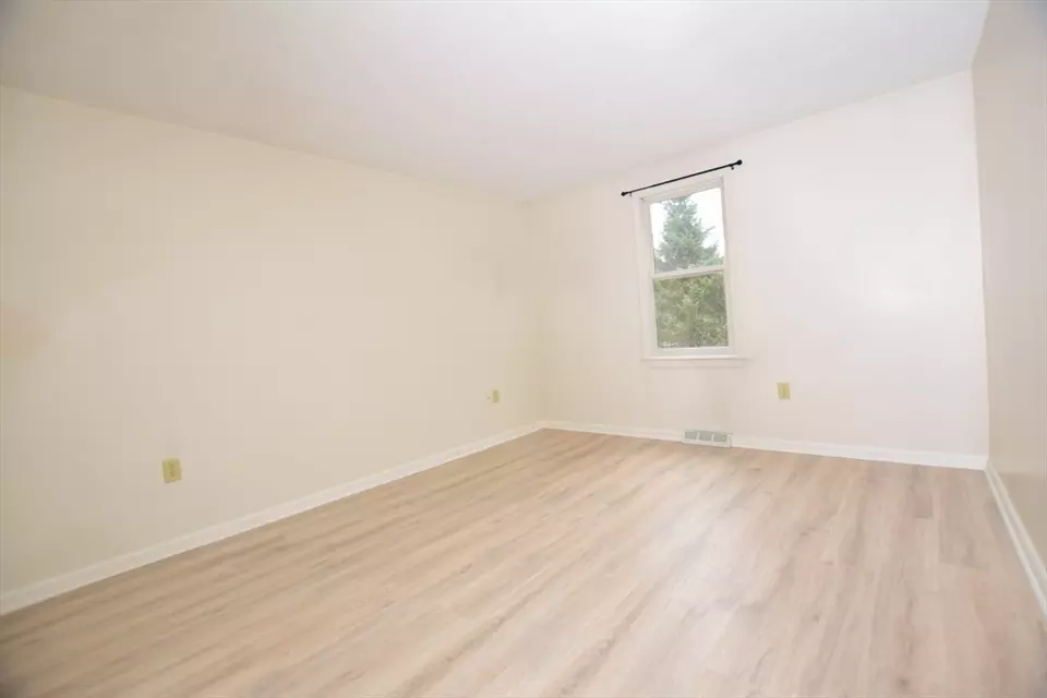 Bedroom - 118 Ridge Rd #118, Northborough, MA 01532 photo 6 of 7