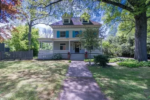 242 Lincoln Ave, Amherst, MA 01002