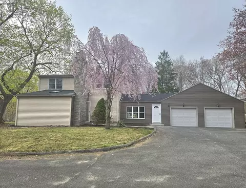 882 Glendale Rd, Wilbraham, MA 01095