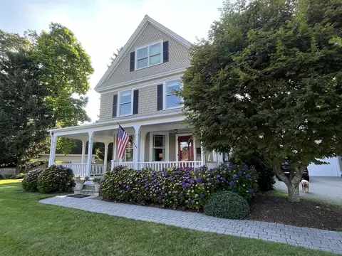 4 East St, Hingham, MA 02043