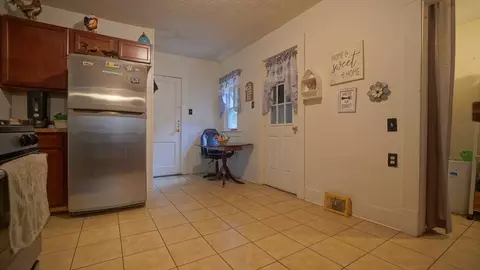 15 Viola St, Springfield, MA 01109 photo 13