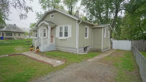 15 Viola St, Springfield, MA 01109 photo 3