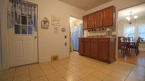 15 Viola St, Springfield, MA 01109 photo 14