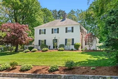 16 Bailey Ln, Dedham, MA 02026