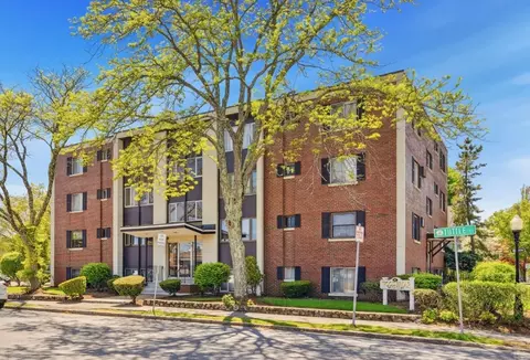 50 Tuttle St #10, Wakefield, MA 01880