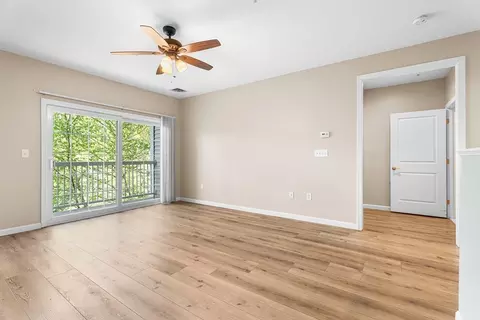 Living - 9 Abigail Way #2012, Reading, MA 01867 photo 3 of 4