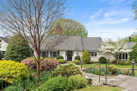 38 Bullard St, Sherborn, MA 01770