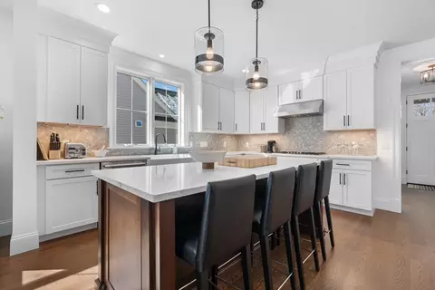 4 Pioneer Rd #4, Framingham, MA 01701
