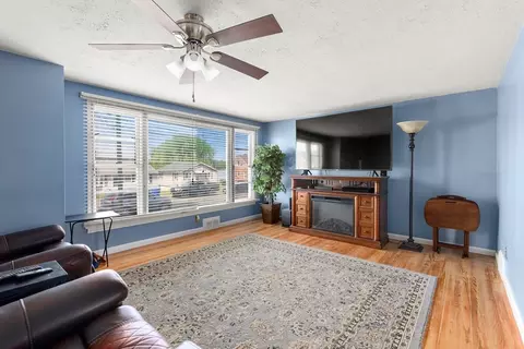 Living - 41 Pine Grove St, Springfield, MA 01119 photo 1 of 1
