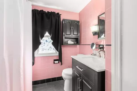 Bath - 41 Pine Grove St, Springfield, MA 01119 photo 1 of 1