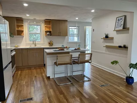 16 Middlesex Rd, Sharon, MA 02067 photo 2