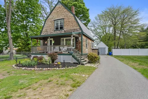428 Salem St, Rockland, MA 02370