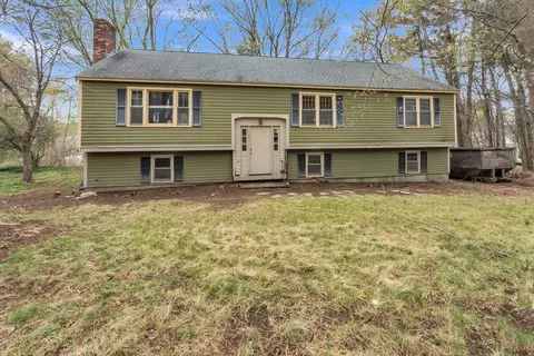 47 Peltier St, Marlborough, MA 01752