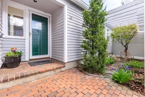 25 Hopewell Farm Rd #25, Natick, MA 01760