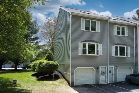 95 Tennis Plaza Rd #27, Dracut, MA 01826