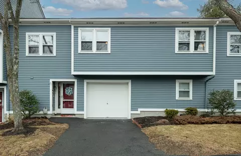 9 Russell Dr #2C, Salem, MA 01970