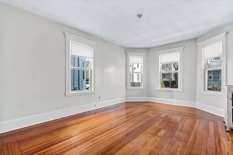 36 Forrest St, Winthrop, MA 02152 photo 4