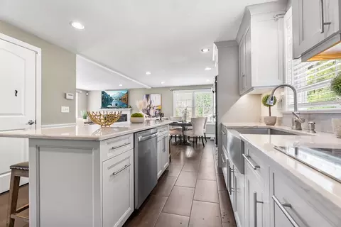 95 Fearing Hill Rd, Wareham, MA 02576 photo 6