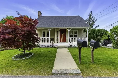 Exterior - 16 Picadilly St, Upton, MA 01568 photo 2 of 8