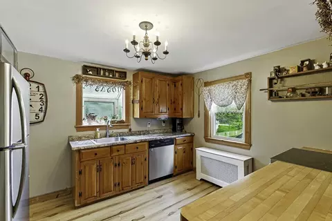 Kitchen - 16 Picadilly St, Upton, MA 01568 photo 2 of 5