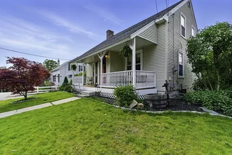 Exterior - 16 Picadilly St, Upton, MA 01568 photo 3 of 8