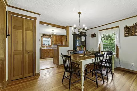 Dining - 16 Picadilly St, Upton, MA 01568 photo 2 of 2