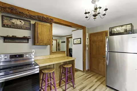 Kitchen - 16 Picadilly St, Upton, MA 01568 photo 1 of 5
