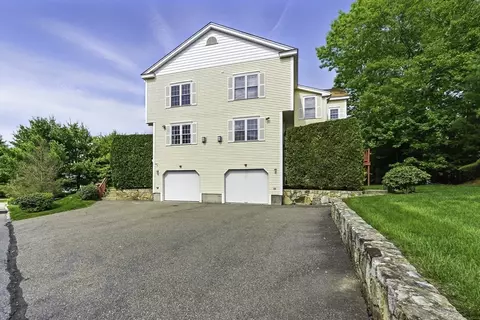 12 Paul Revere Path #12, Hopkinton, MA 01748