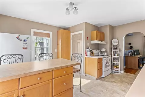 82 Brooks St, Worcester, MA 01606 photo 5