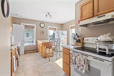 82 Brooks St, Worcester, MA 01606 photo 6