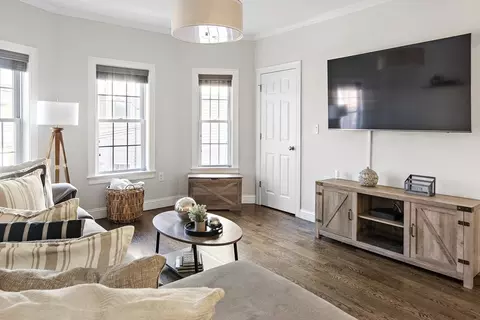 Living - 38 Pearl St #2, Everett, MA 02149 photo 3 of 3