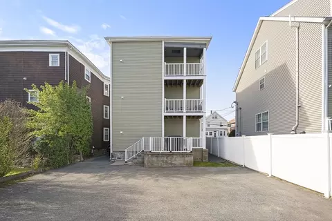 Exterior - 38 Pearl St #2, Everett, MA 02149 photo 3 of 5
