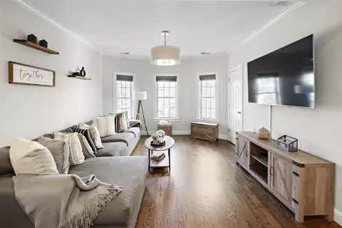 Living - 38 Pearl St #2, Everett, MA 02149 photo 1 of 3