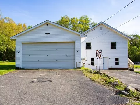 76 Kennedy Rd, West Brookfield, MA 01585
