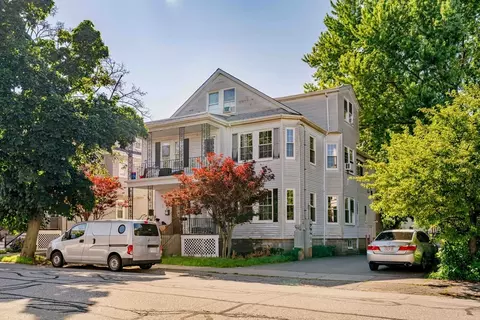 119121 Dexter Ave, Watertown, MA 02472