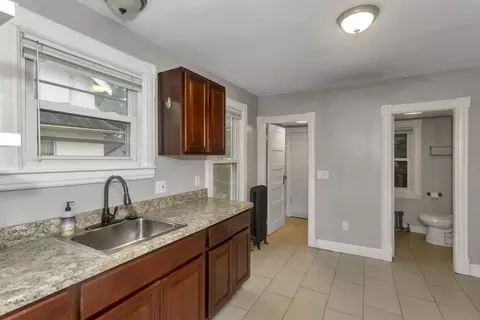 80 Rochelle St, Springfield, MA 01109 photo 12