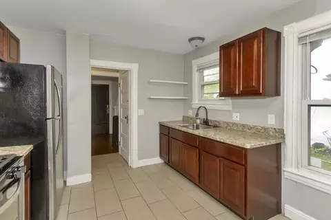 80 Rochelle St, Springfield, MA 01109 photo 14